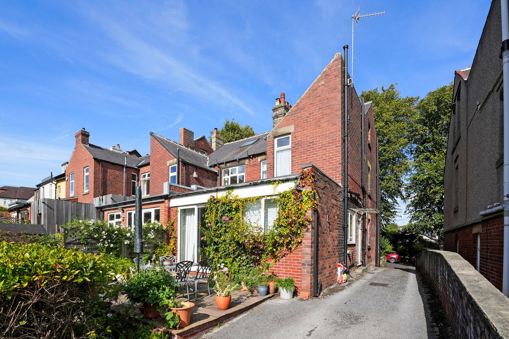 Cairns Road Crosspool